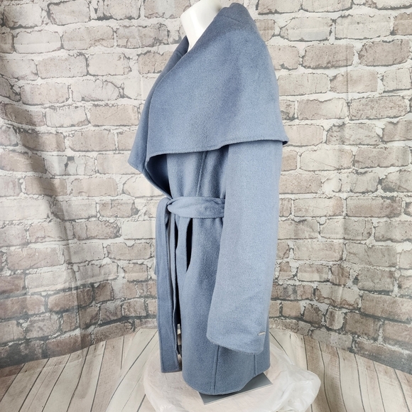 Tahari Marla Powder Blue Handmade Double Face Wool Wrap Coat Size Medium - Picture 8 of 12
